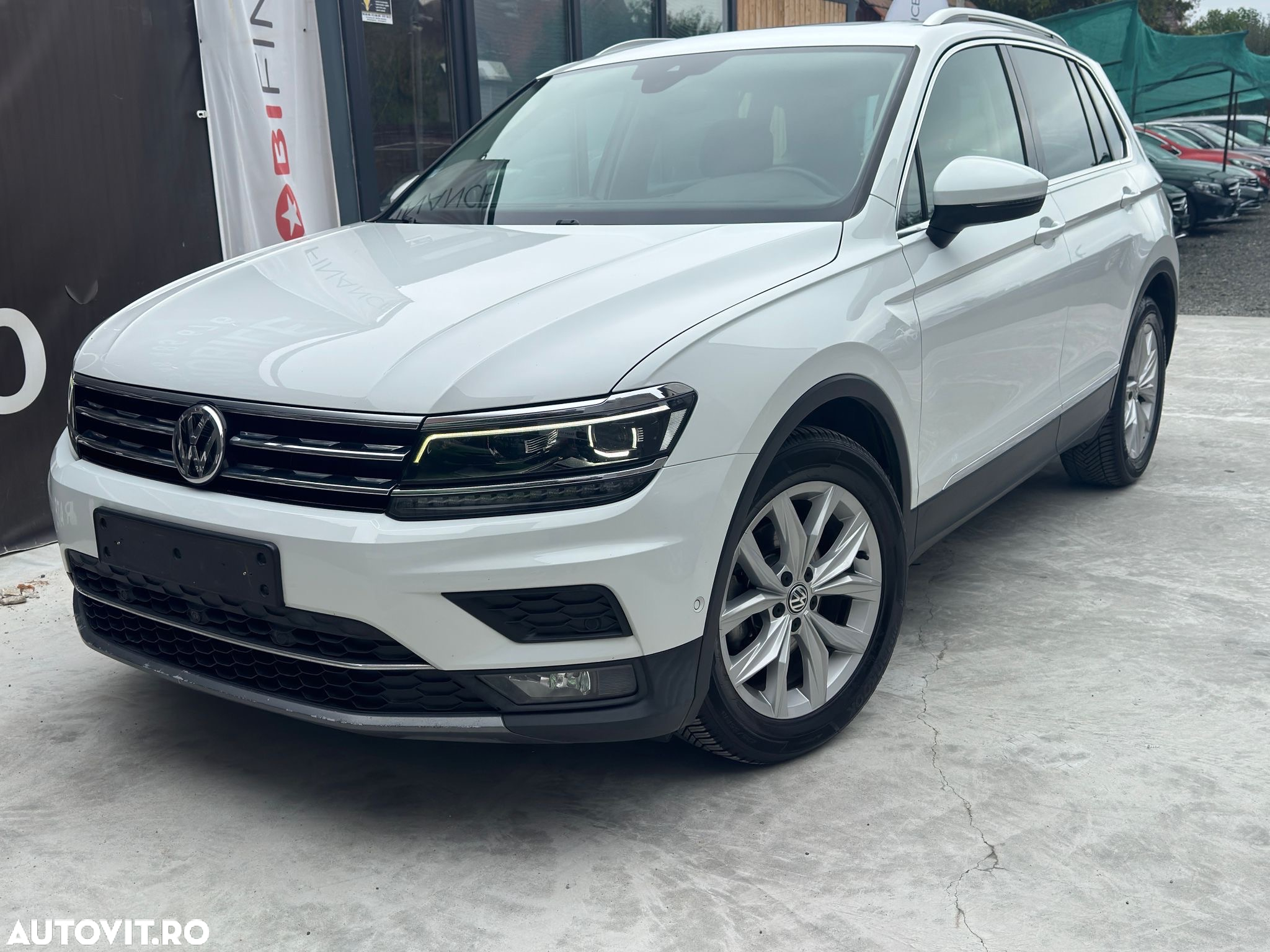 Volkswagen Tiguan - 29