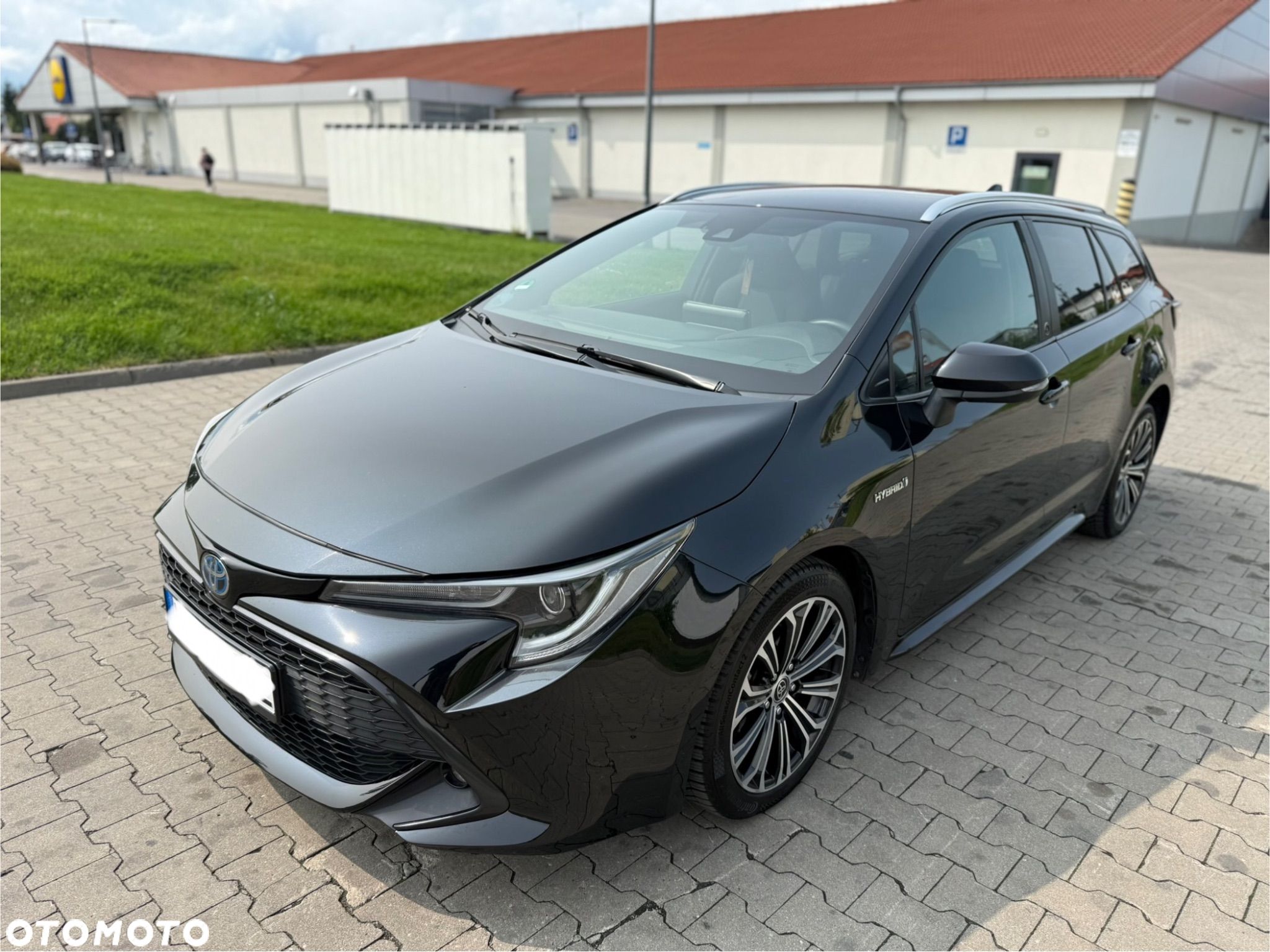 Toyota Corolla 1.8 Hybrid Team Deutschland - 1