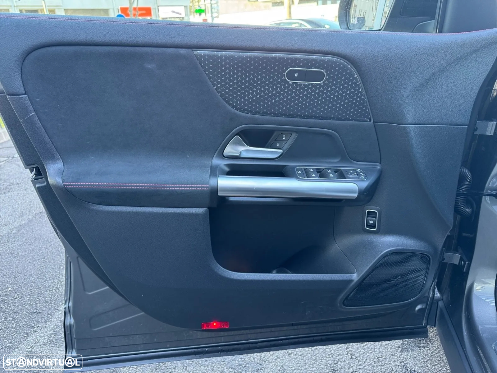 Mercedes-Benz EQA 250+ AMG Line - 33