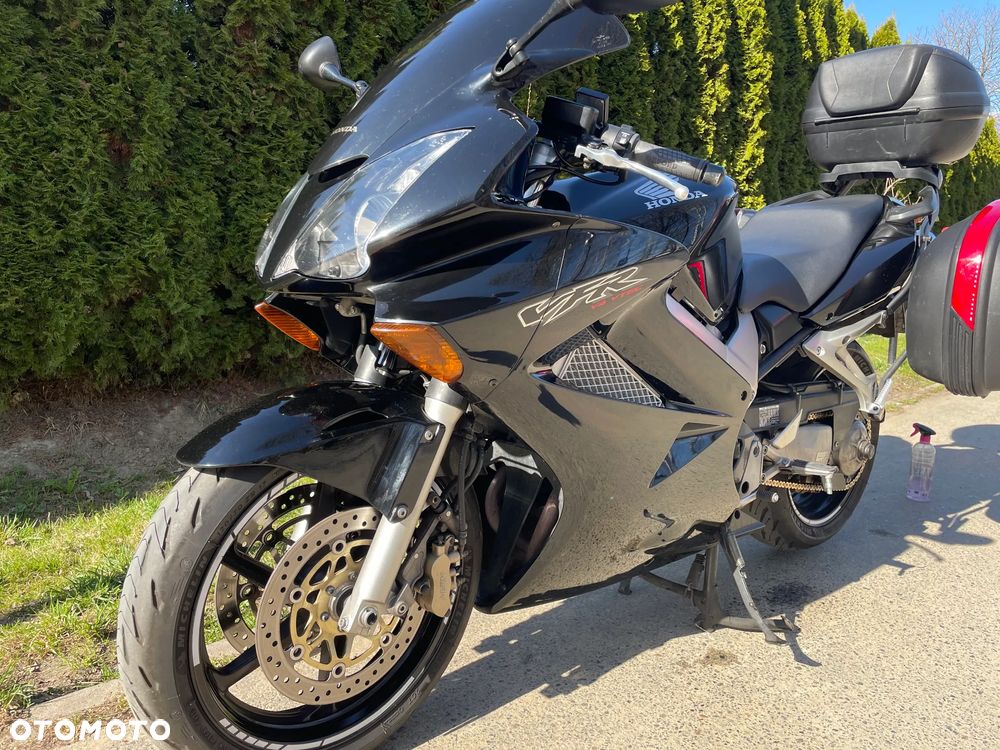 Honda VFR - 10