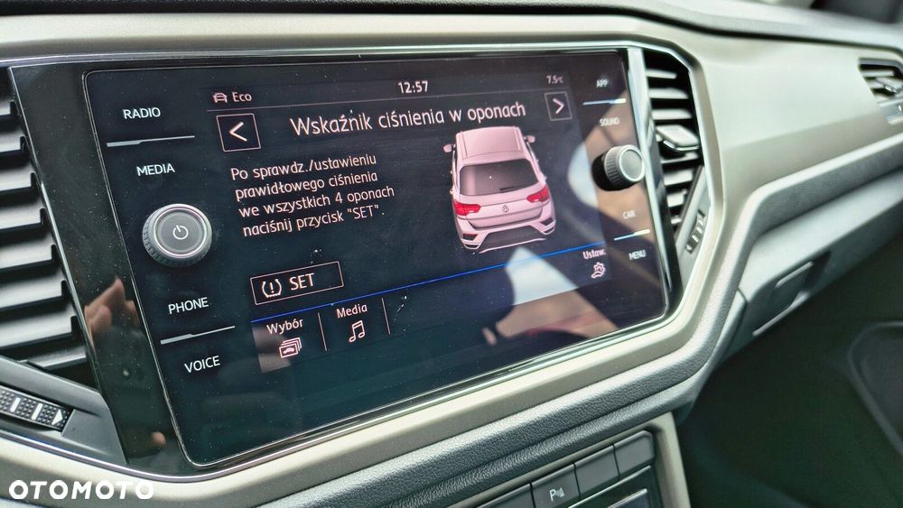 Volkswagen T-Roc - 22