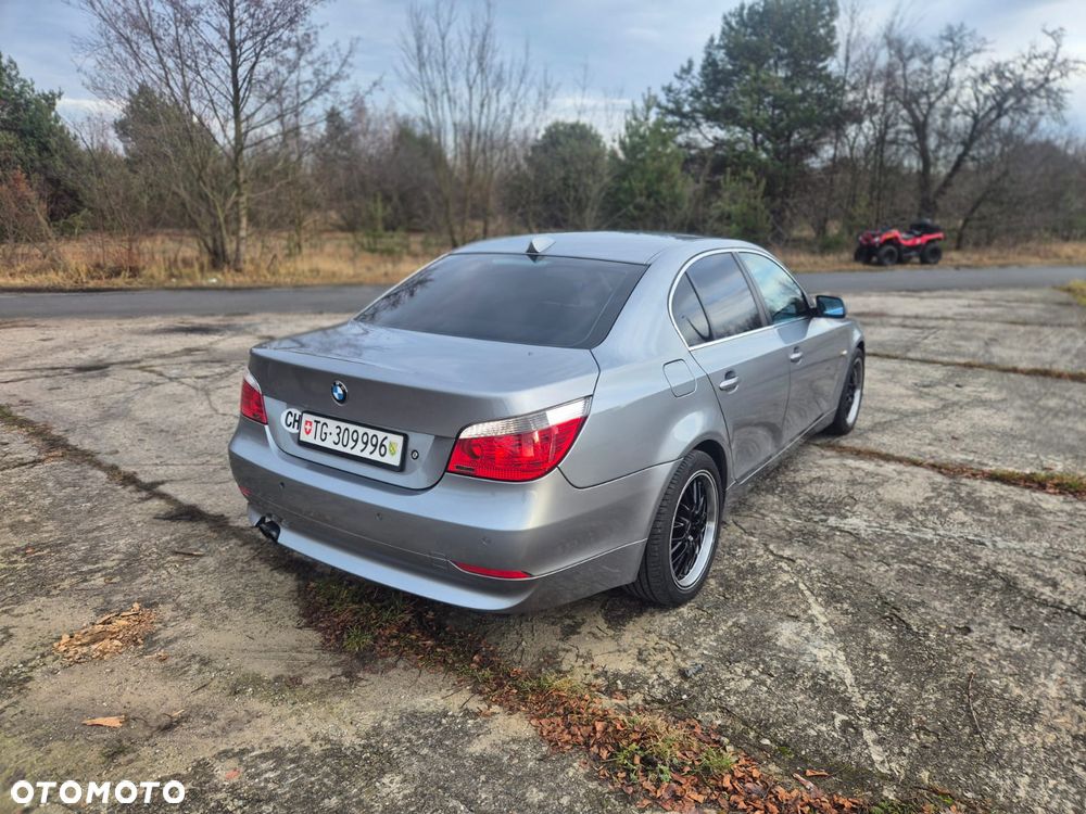 BMW Seria 5 525xi - 13