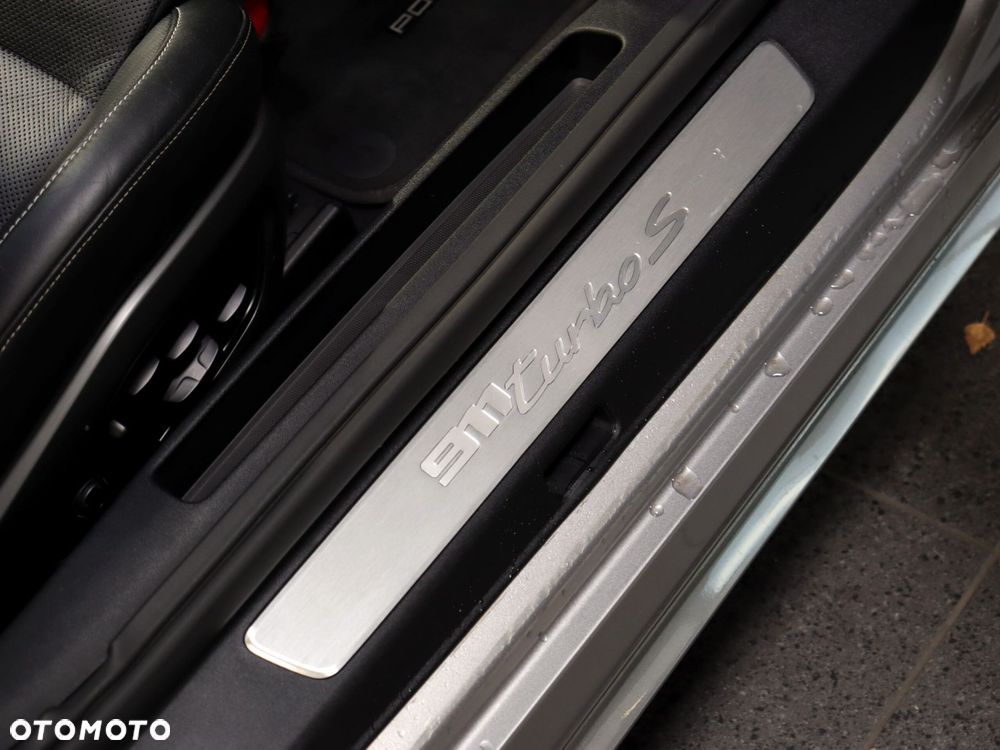 Porsche 911 Turbo S - 28