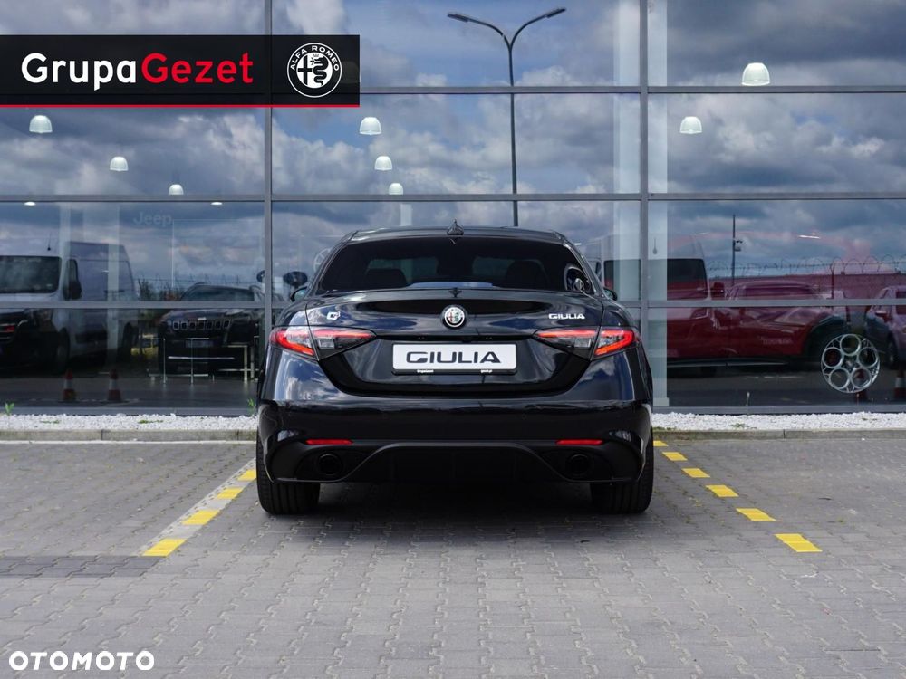 Alfa Romeo Giulia - 6