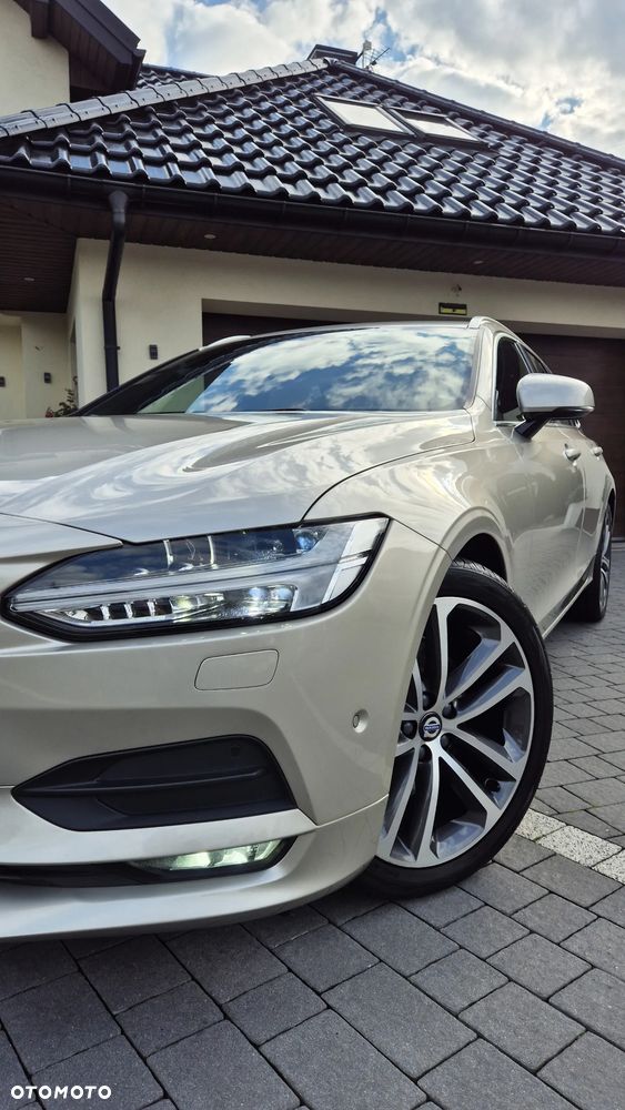 Volvo V90 D4 AWD Momentum - 36