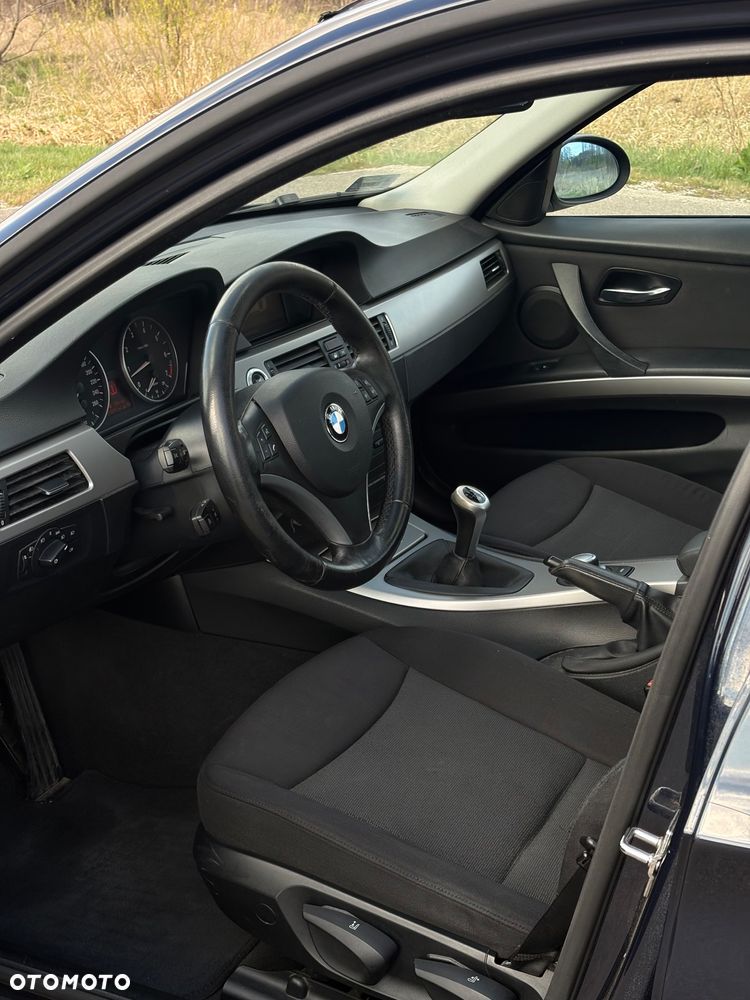 BMW Seria 3 320i - 7