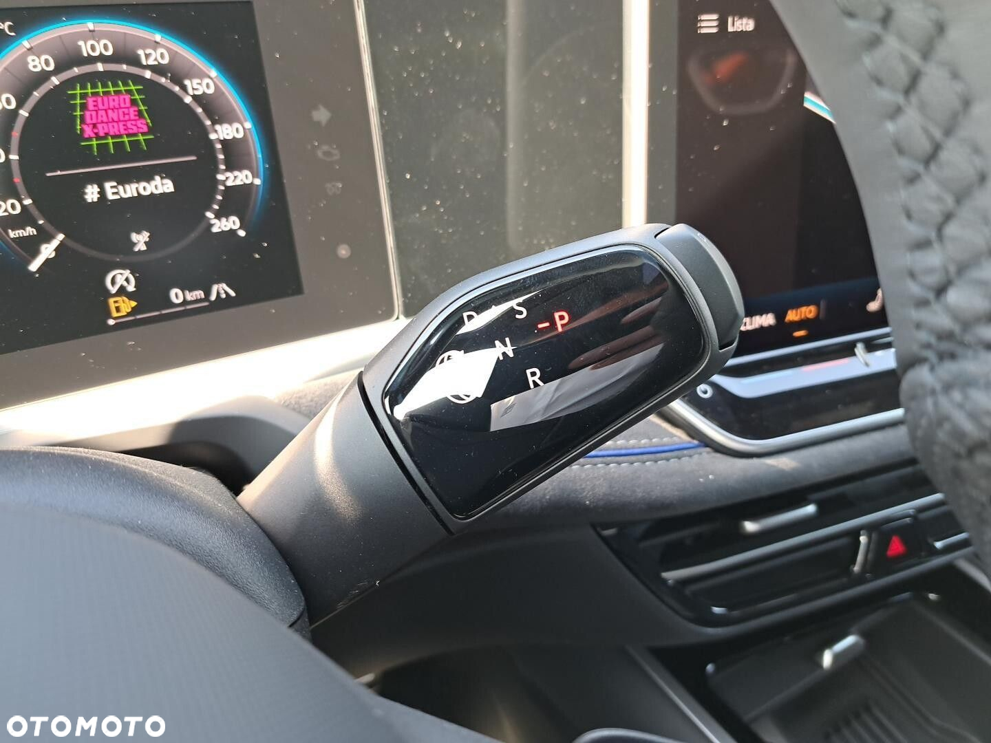 Volkswagen Passat 2.0 TSI 4Mot R-Line Plus DSG - 28