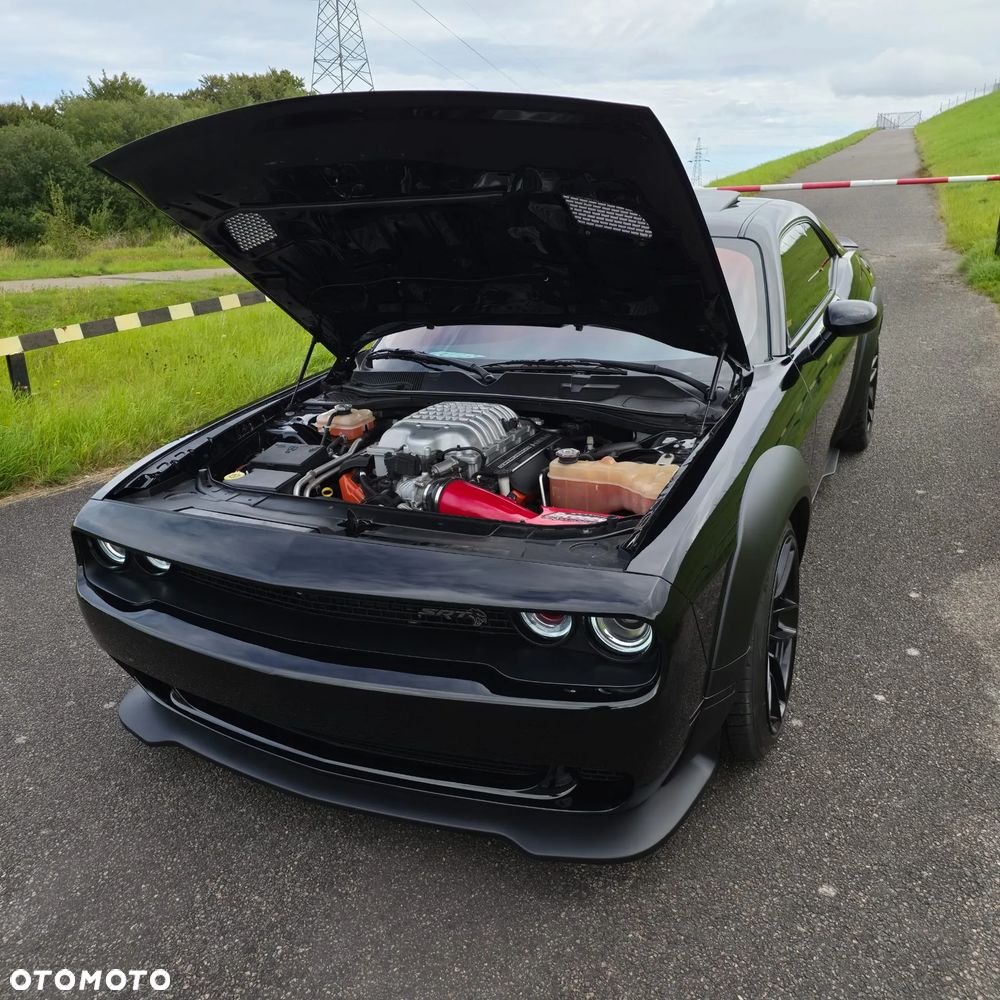 Dodge Challenger - 8