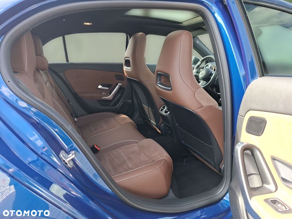 Mercedes-Benz Klasa A 220 4-Matic AMG Line 8G-DCT - 15