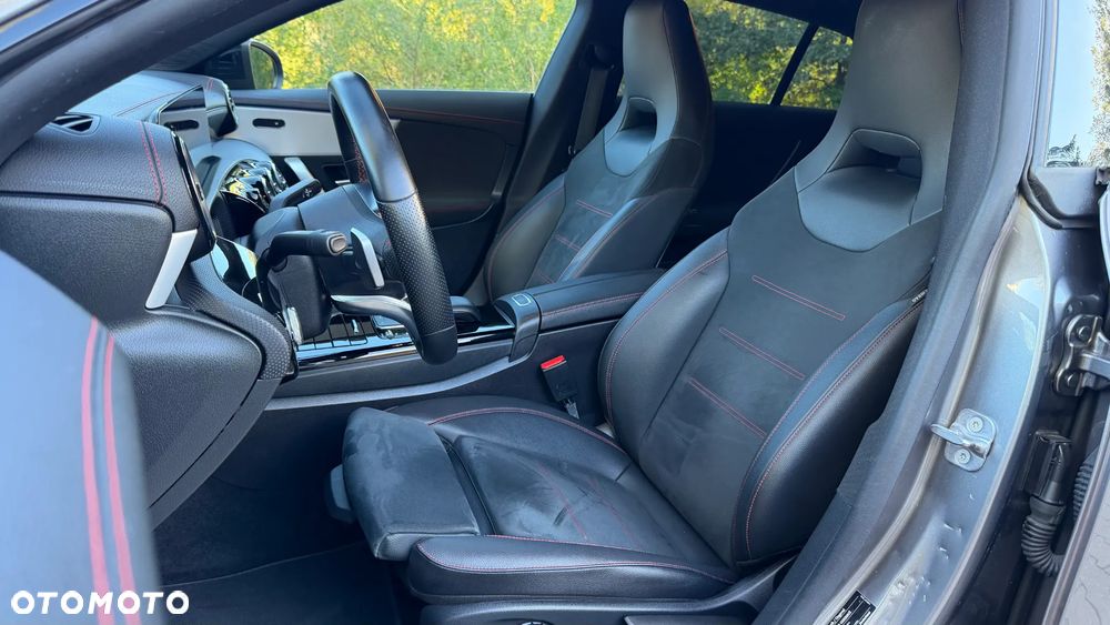 Mercedes-Benz CLA 200 AMG Line 7G-DCT - 24