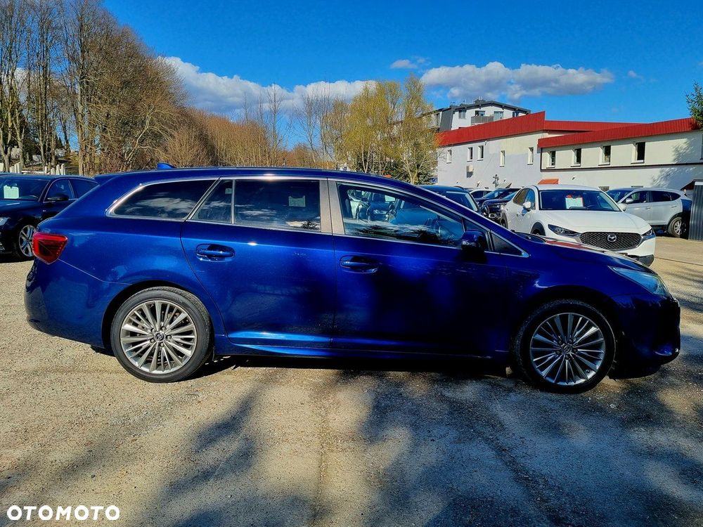 Toyota Avensis 2.0 D-4D Premium - 4