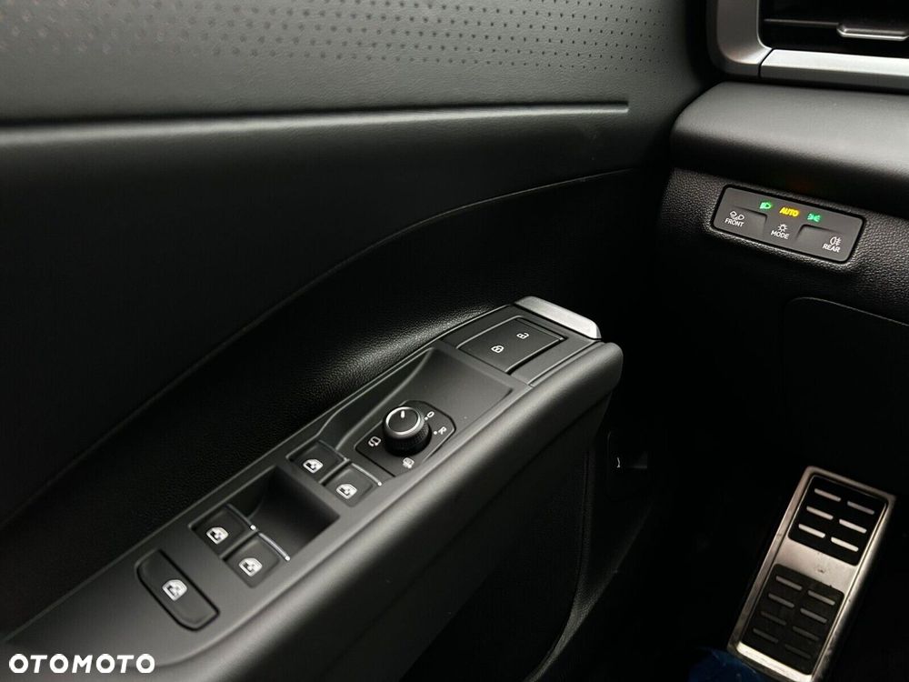 Volkswagen T-Roc - 21