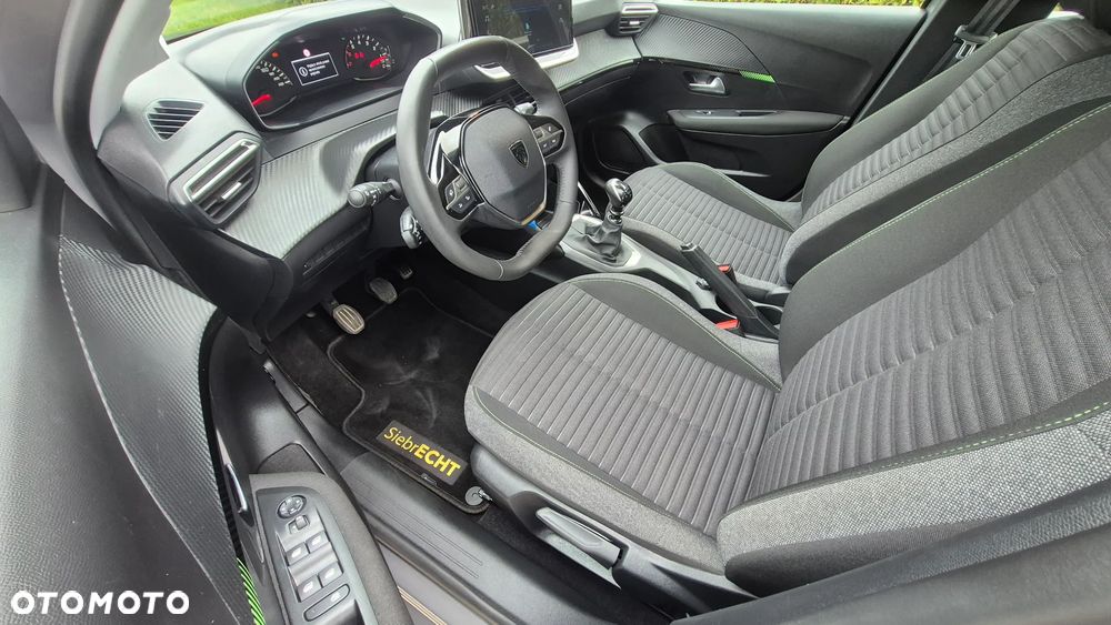 Peugeot 208 - 6
