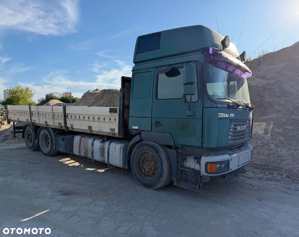 MAN F2000