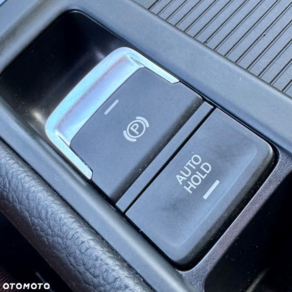 Volkswagen Golf 1.6 TDI Sound - 6