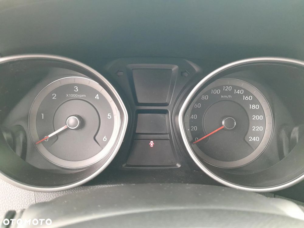 Hyundai i30 1.6 D Comfort - 14