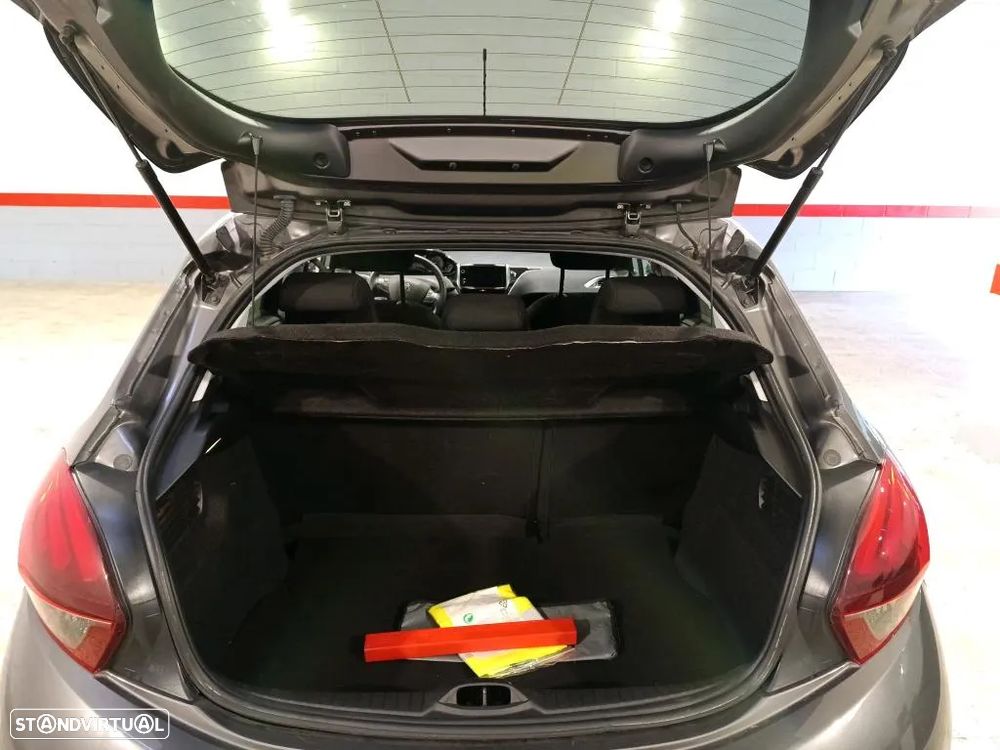 Peugeot 208 1.2 PureTech Signature - 10