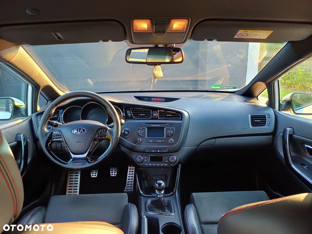Kia Ceed 1.6 T-GDI GT L - 13