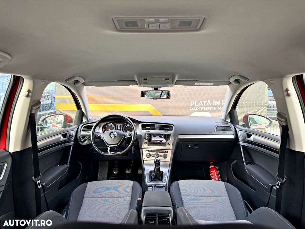 Volkswagen Golf - 22