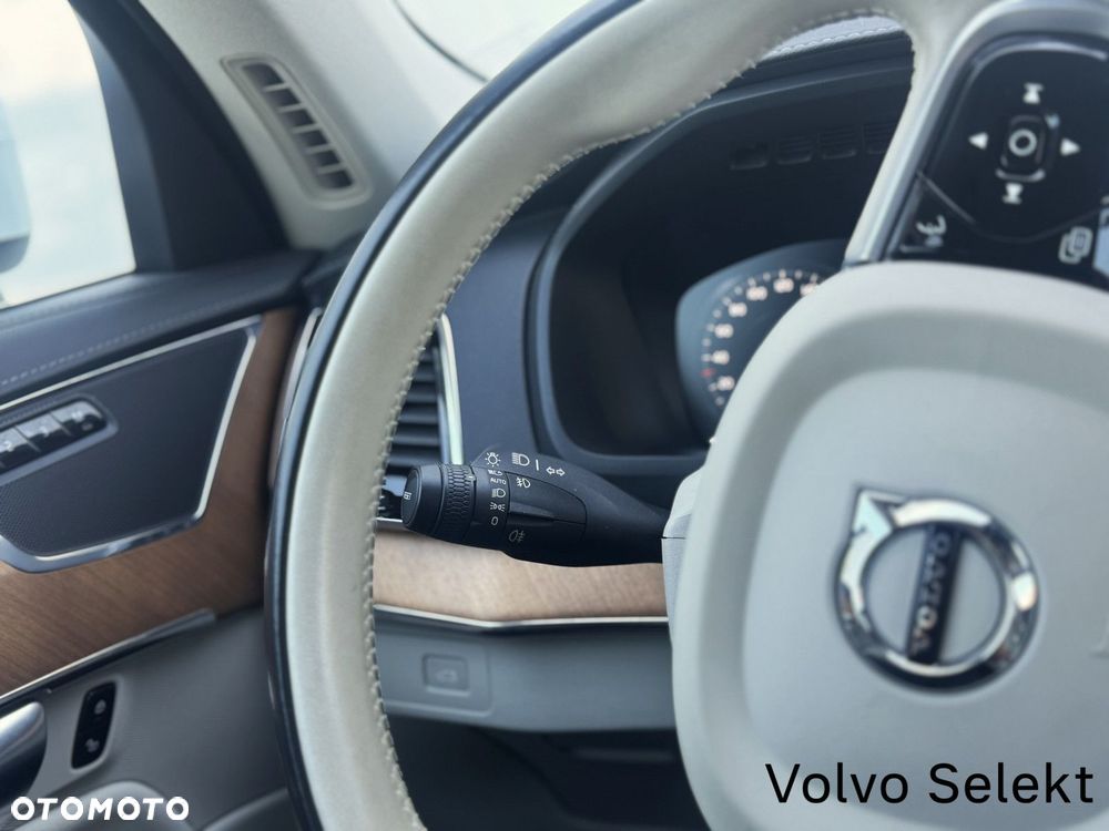 Volvo XC 90 - 25