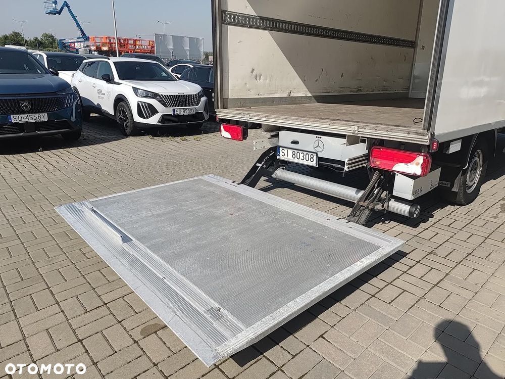 Mercedes-Benz Sprinter - 20