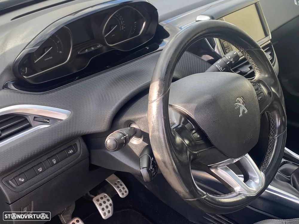 Peugeot 2008 1.6 e-HDi LE Feline - 4