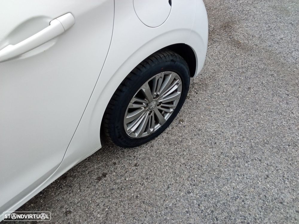Peugeot 208 1.5 BlueHDi Active — fotografia 7