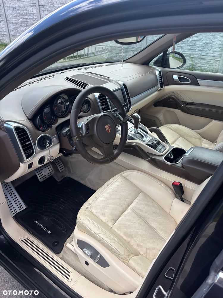 Porsche Cayenne Diesel Platinum Edition - 12
