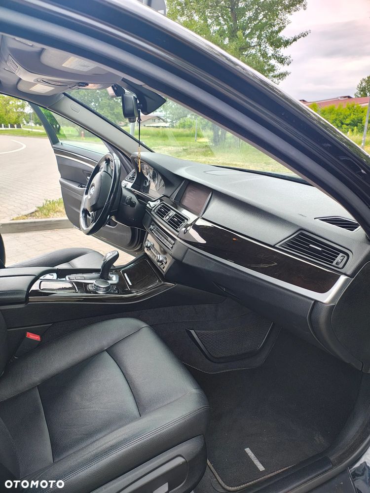BMW Seria 5 535i xDrive - 13