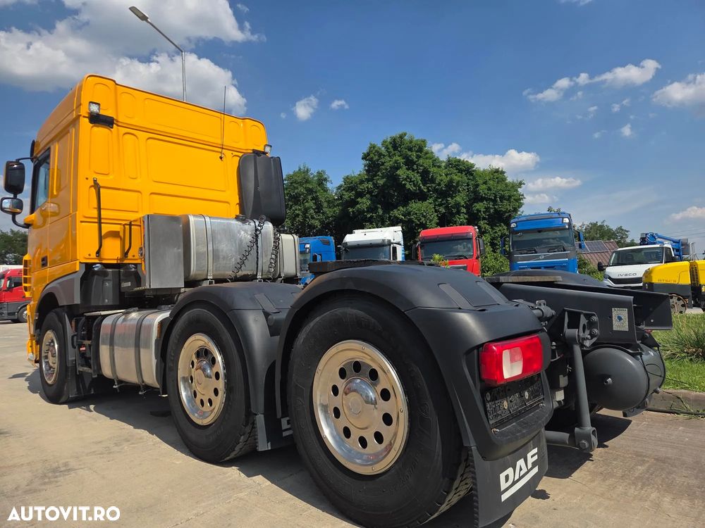 DAF XF 530 6x4, 2021, 370.795km, FULL OPTION, cutie AUTOMATA+RETARDER, Aer cond STATIONARE, FRIGIDER, proiectoare, girofar, kit basculare, 2 x 600l, Masa totala 78t, rulat doar in GERMANIA, STARE FOARTE BUNA, posibil leasing 4 ani-PROMOTIE 52.900 EUR+Tva - 10