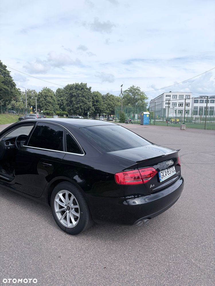 Audi A4 Limousine - 4