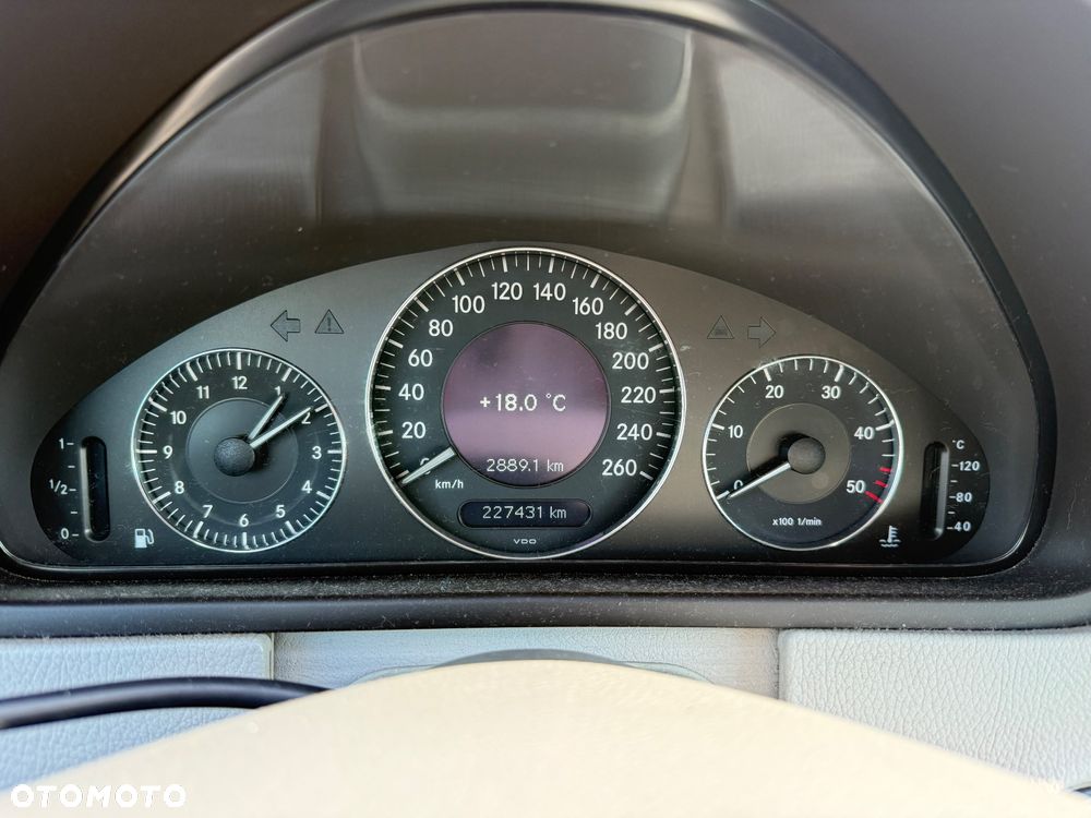 Mercedes-Benz CLK 270 CDI Avantgarde - 10