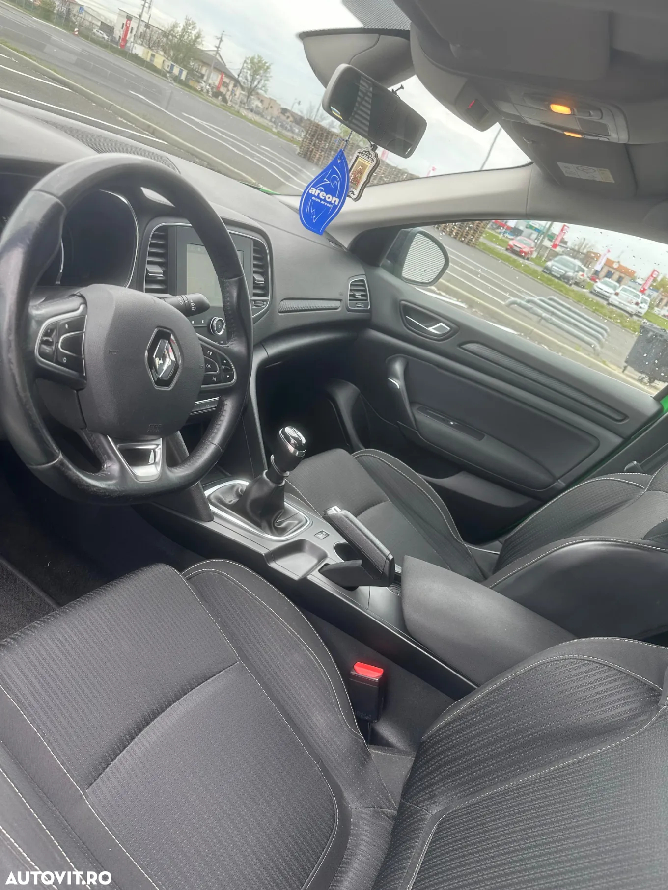 Renault Megane BLUE dCi Zen - 9