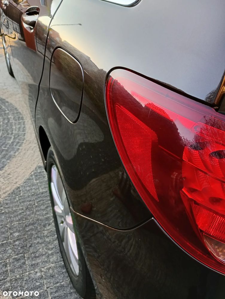 Mercedes-Benz Klasa B 180 7G-DCT Style - 12