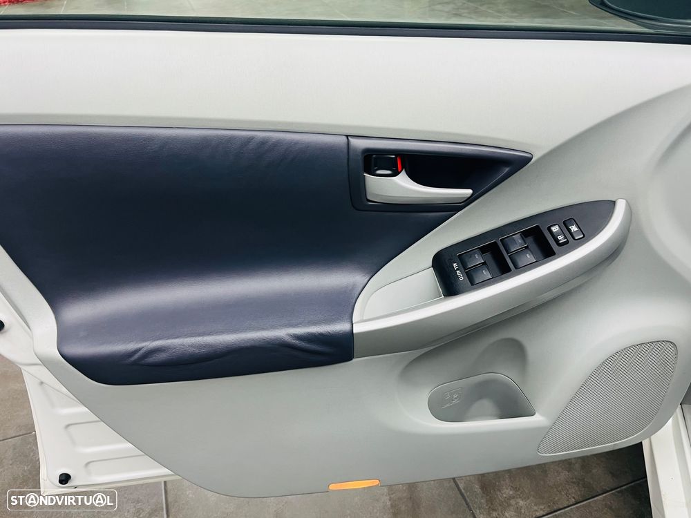 Toyota Prius 1.8 Premium+Pele+GPS - 50