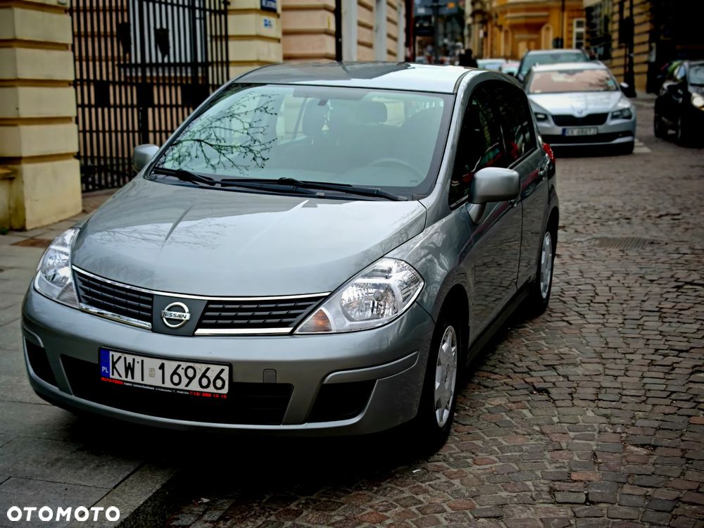 Nissan Tiida - 18