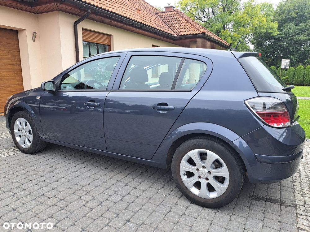 Opel Astra 1.6 Design Edition - 14