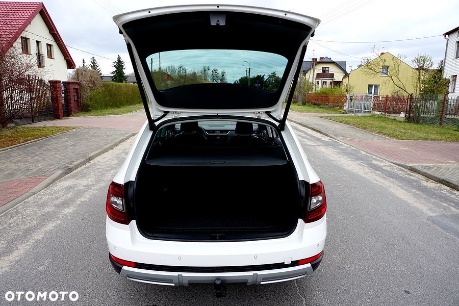 Skoda Octavia 2.0 TDI 4x4 DSG Scout - 13