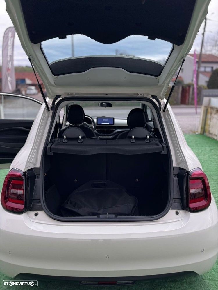 Fiat 500e 3 + 1 23,8kWh la Prima - 11
