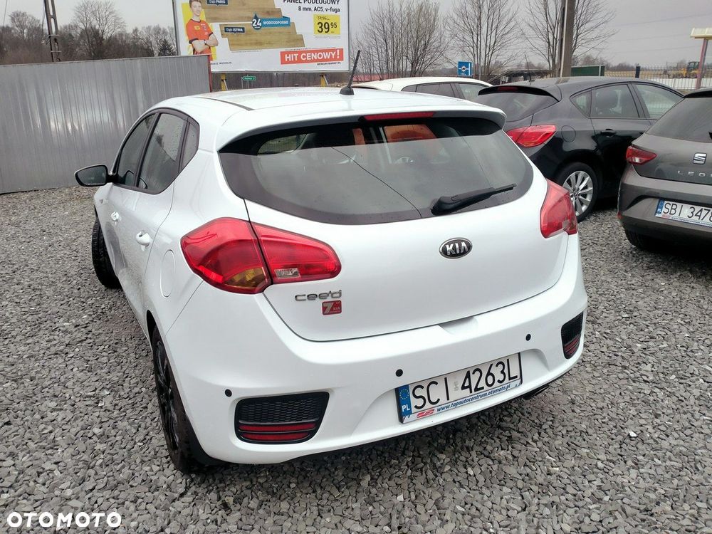 Kia Ceed - 4