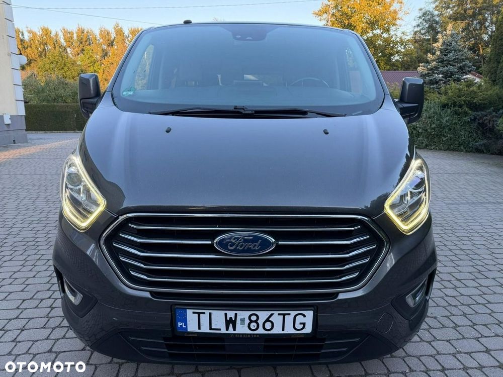 Ford Tourneo Custom - 9
