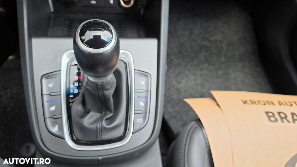 Hyundai KONA - 11