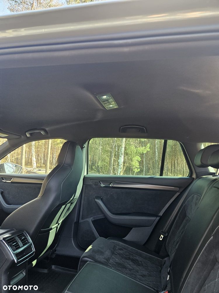 Skoda Superb 2.0 TDI SCR Sportline DSG - 17