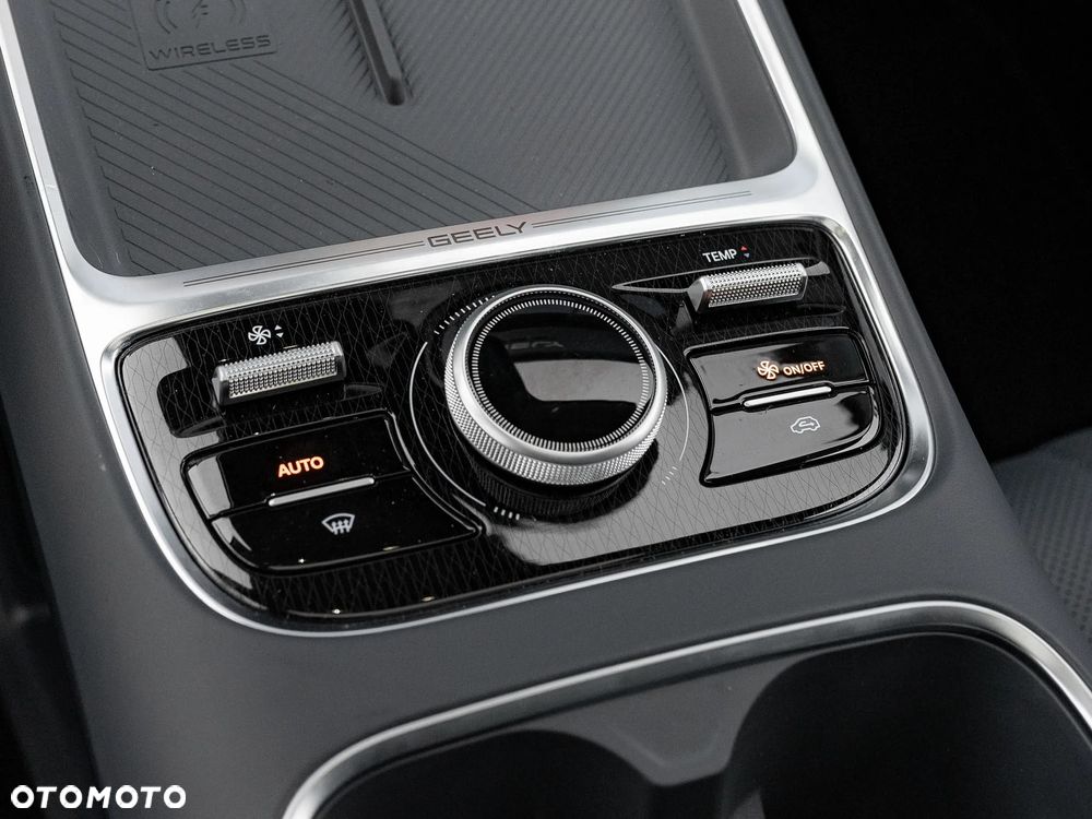 Geely Starray EM-i 1.5 PHEV Max - 23