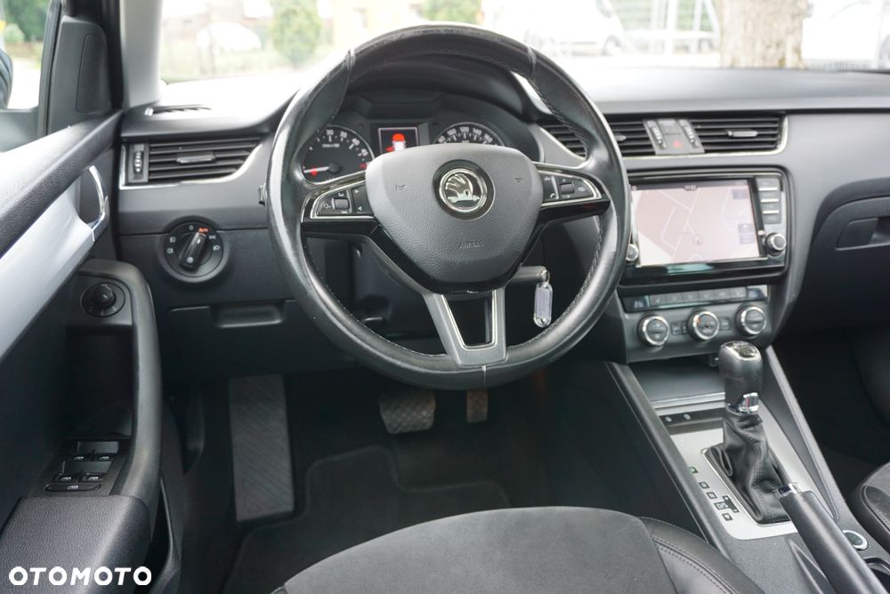 Skoda Octavia Combi 2.0 TDI DSG Premium Edition - 15