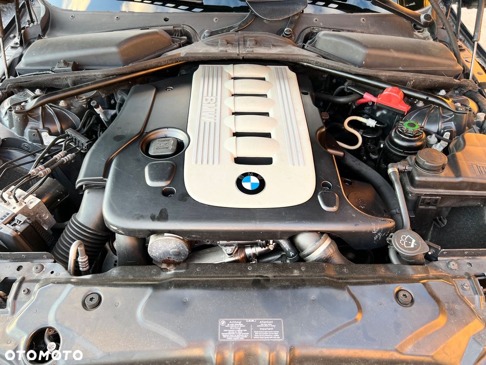 BMW Seria 5 530xd Touring - 30
