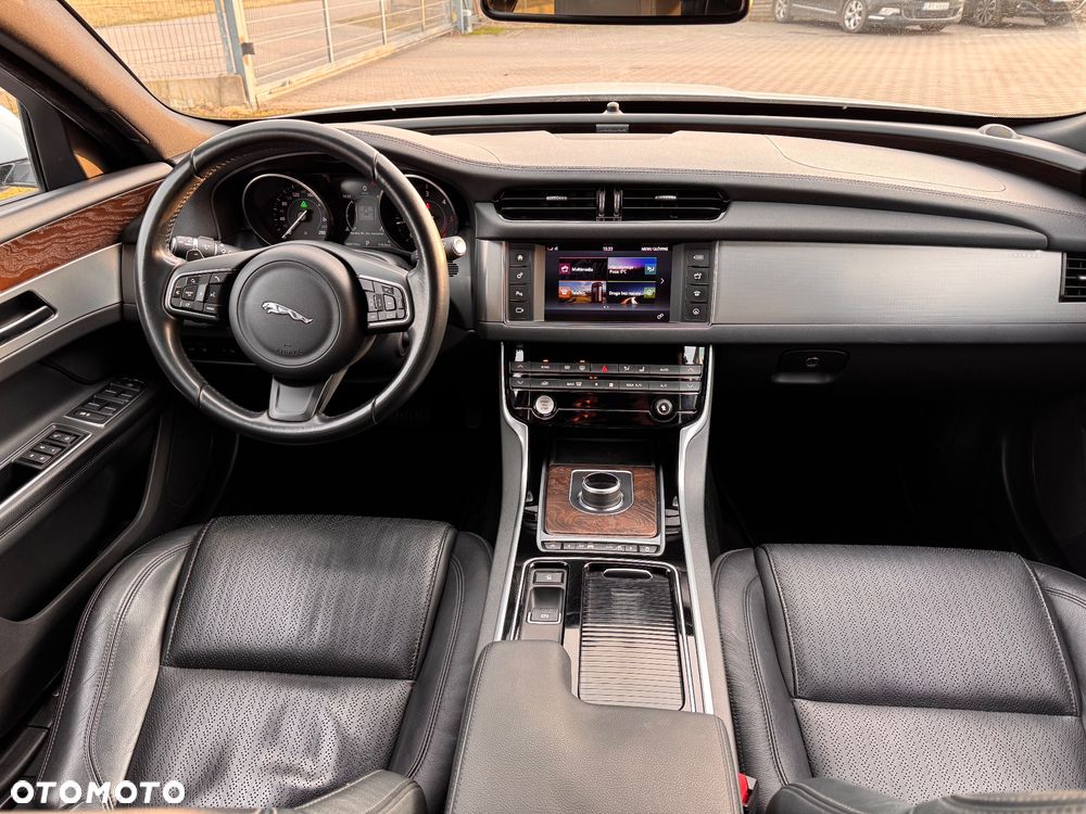 Jaguar XF 20d Prestige - 20