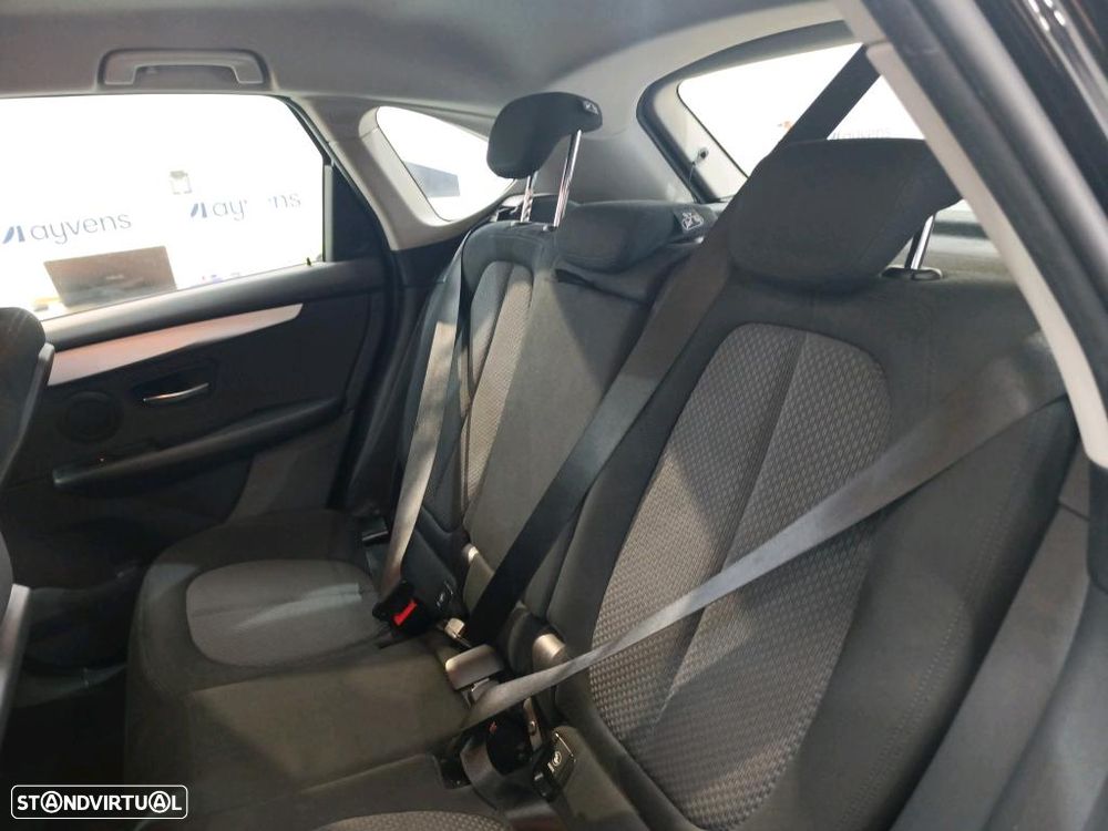 BMW 225xe Active Tourer - 7