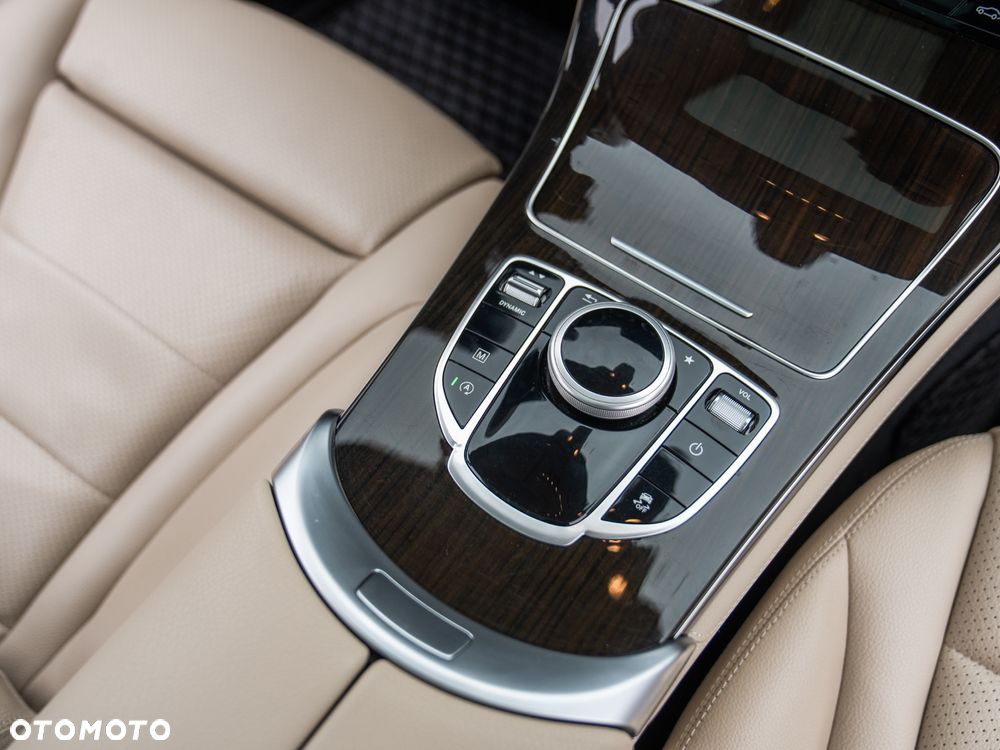 Mercedes-Benz GLC - 30