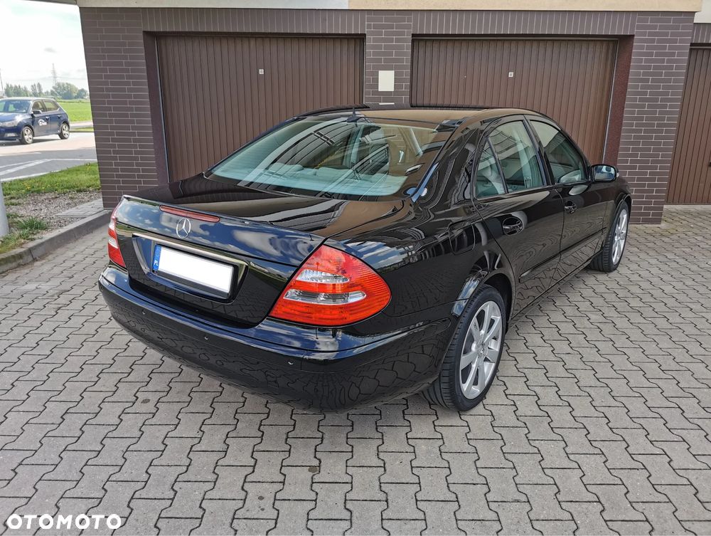 Mercedes-Benz Klasa E 240 Avantgarde - 34